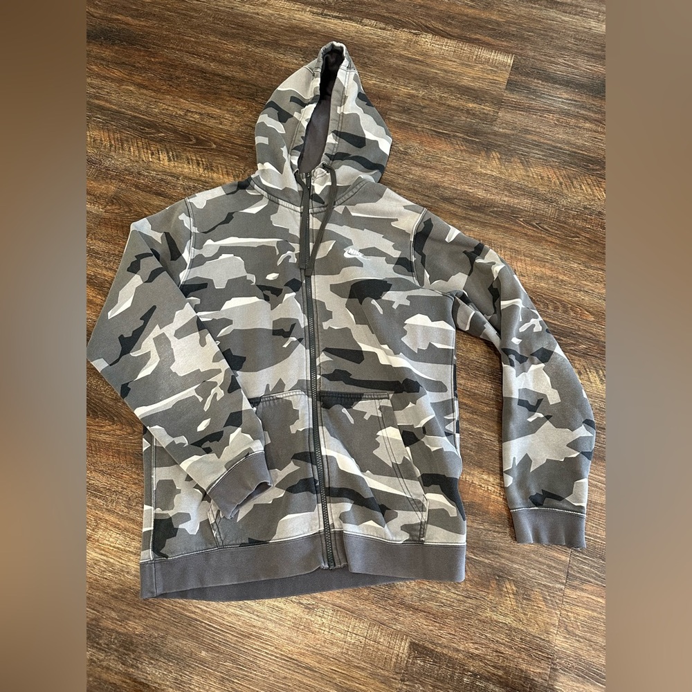 Nike medium full zip hoodie